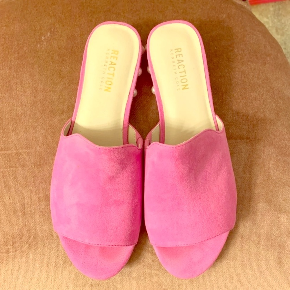 Kennth Cole pink suede sandals